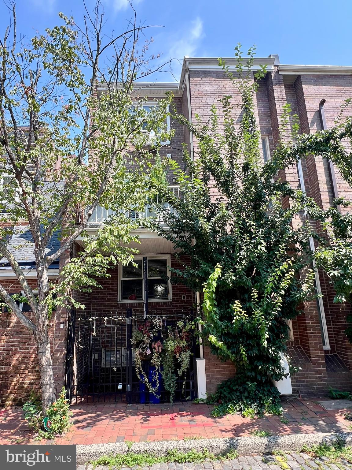 SOCIETY HILL - Residential Lease