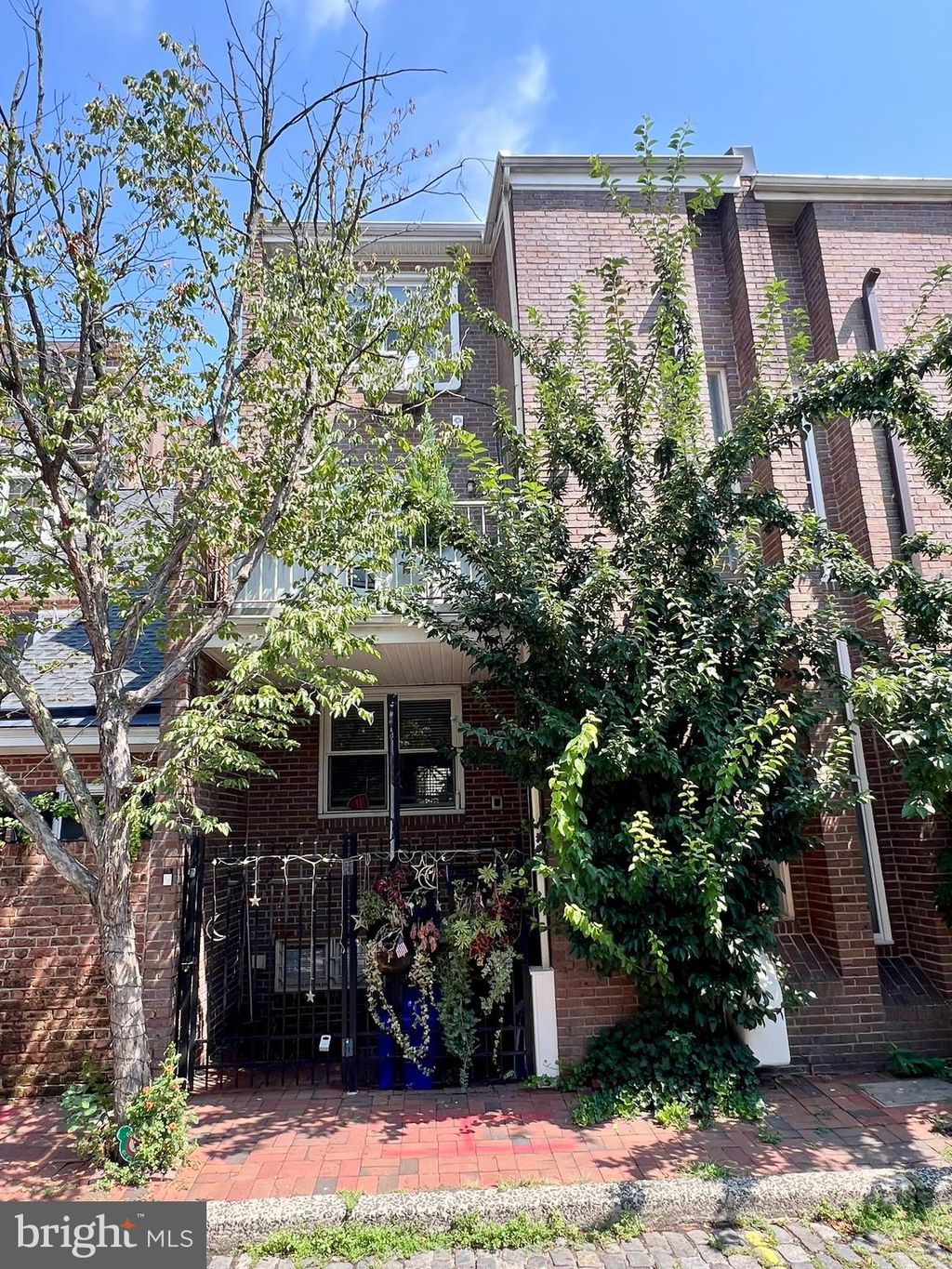 Photo of 507 Cypress Street, PHILADELPHIA, PA 19106 (MLS # PAPH2527362)