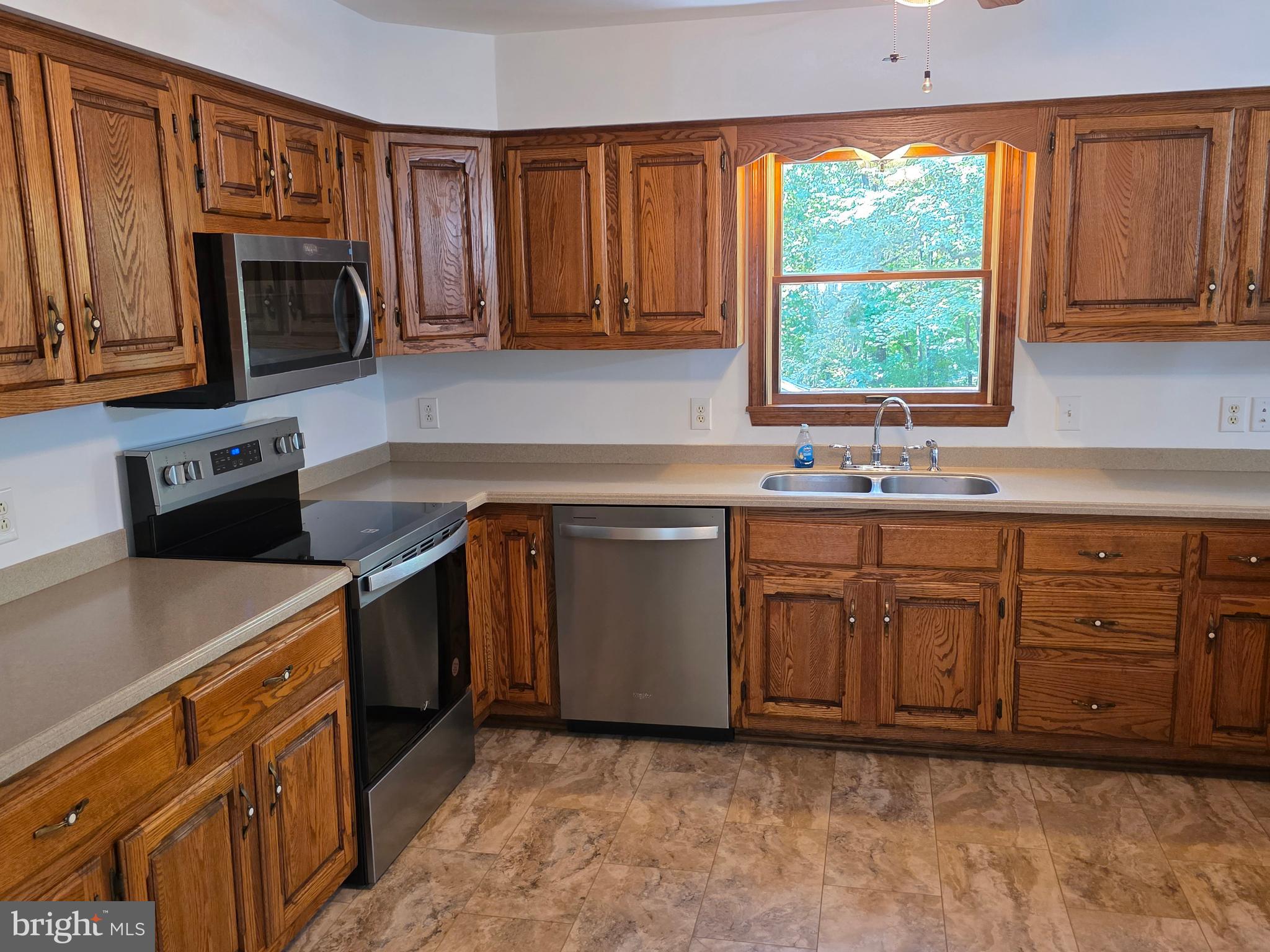 LAKE HERITAGE - Residential