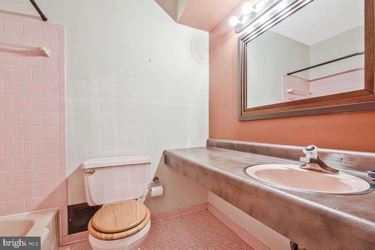 OAKWOOD KNOLLS - Residential