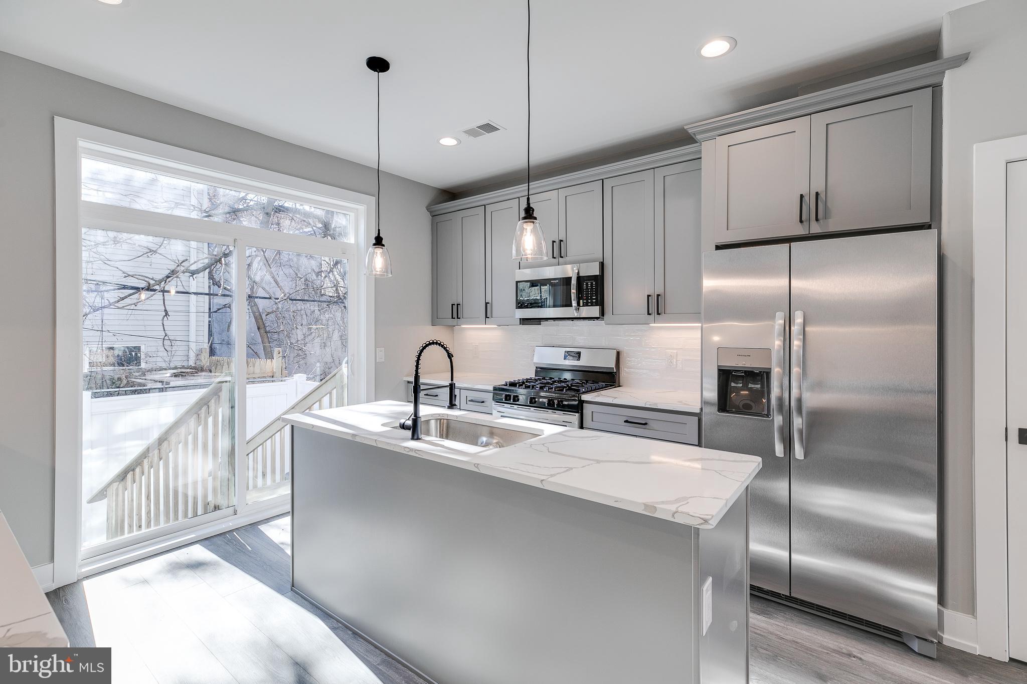 LOWER MOYAMENSING - Residential