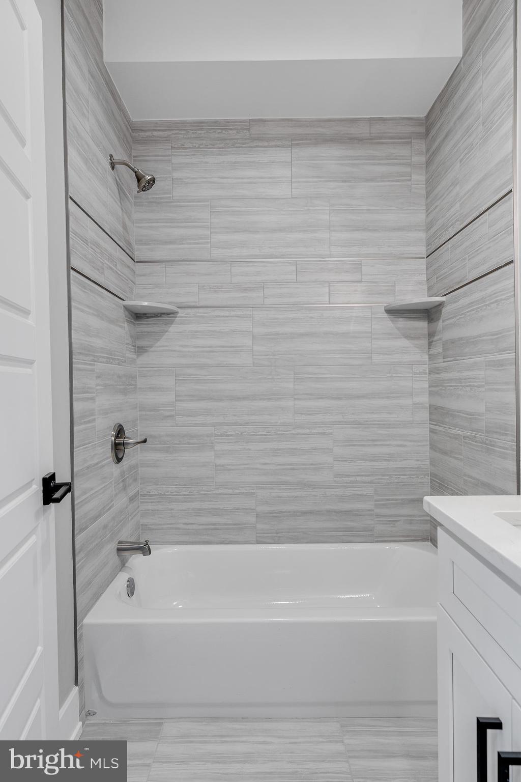 LOWER MOYAMENSING - Residential