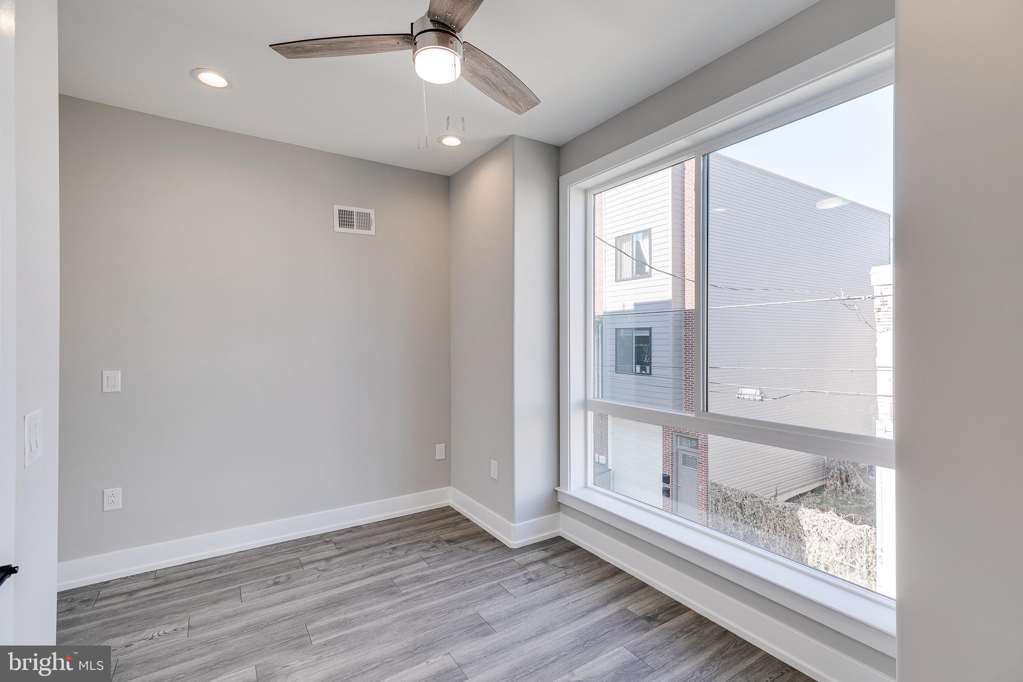 LOWER MOYAMENSING - Residential