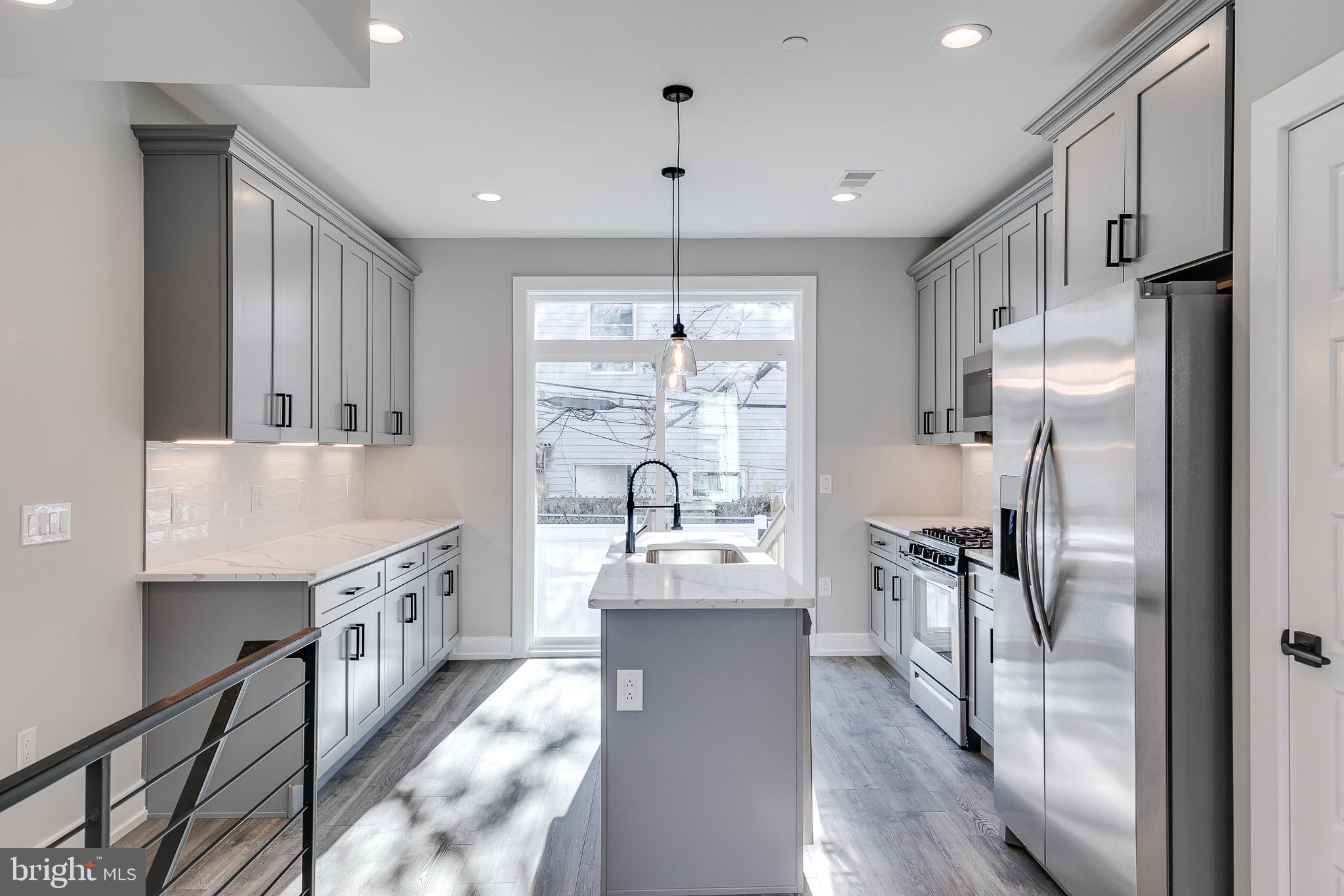 LOWER MOYAMENSING - Residential