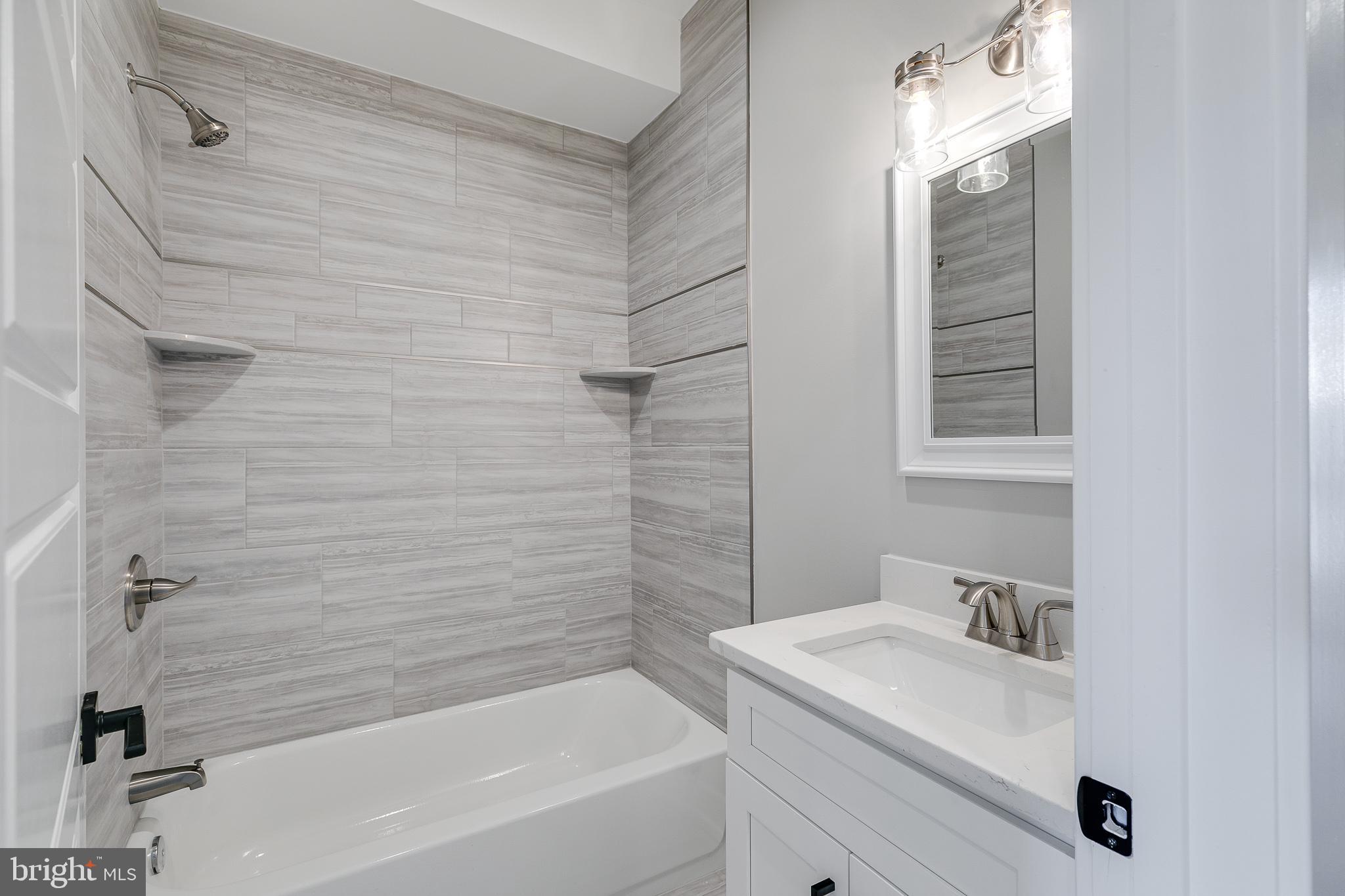 LOWER MOYAMENSING - Residential