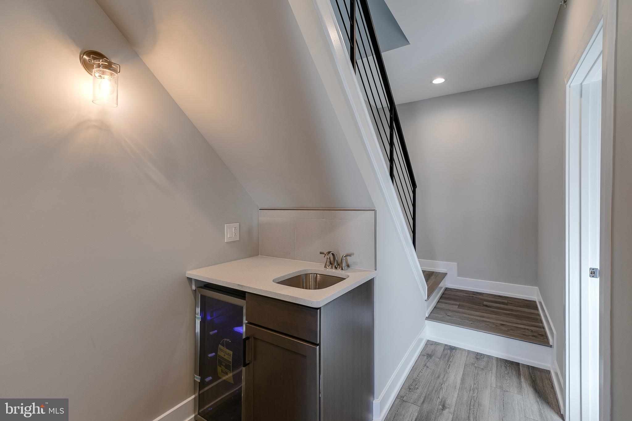 LOWER MOYAMENSING - Residential