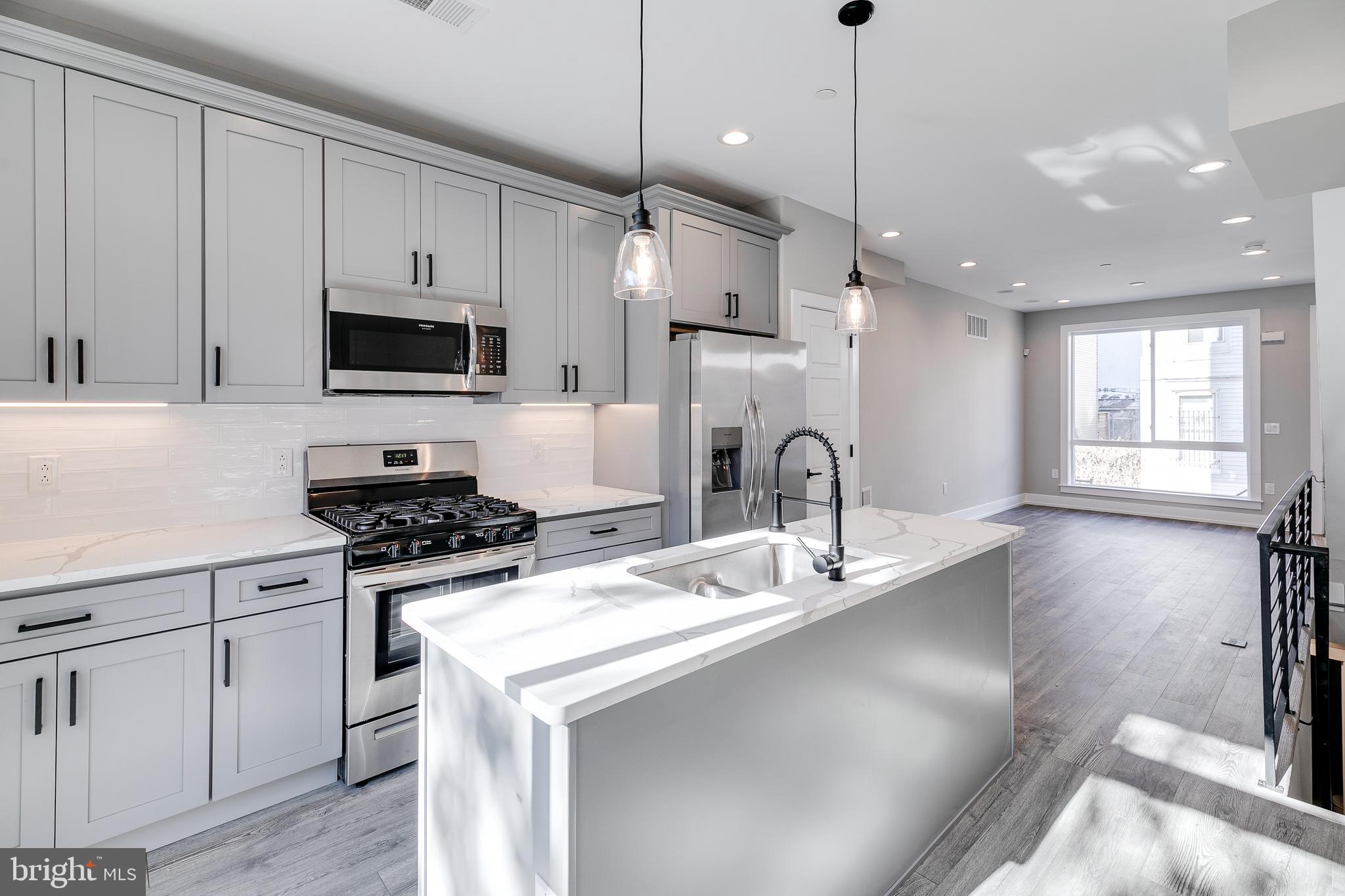 LOWER MOYAMENSING - Residential