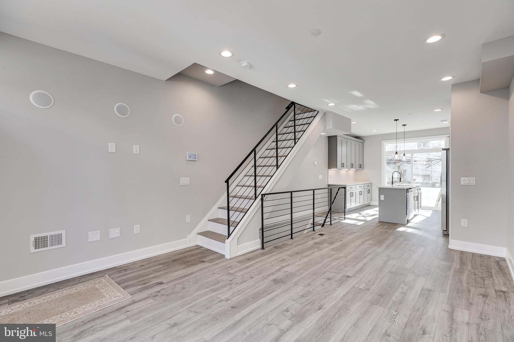 LOWER MOYAMENSING - Residential