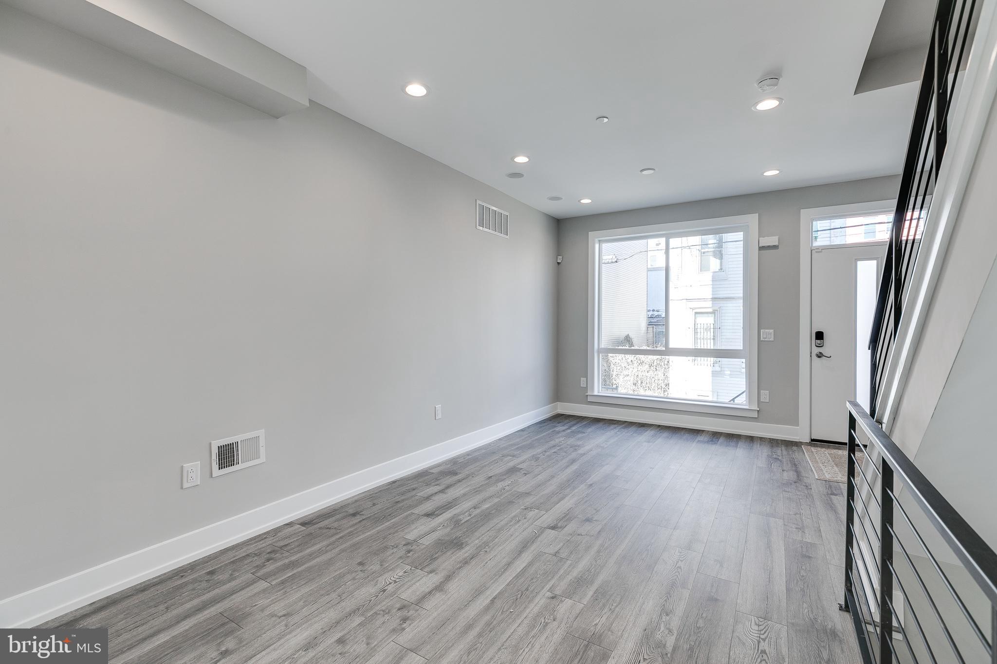 LOWER MOYAMENSING - Residential