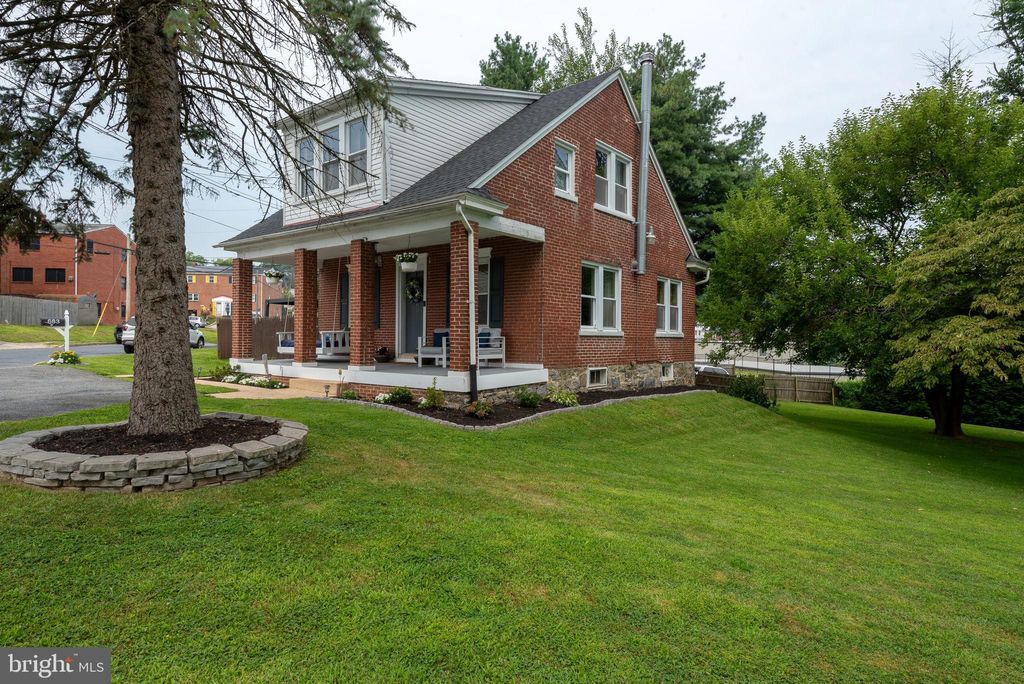 Photo of 683 Fairview Avenue, LANCASTER, PA 17603 (MLS # PALA2074988)