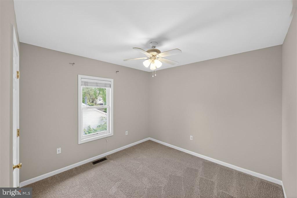 WOODLAND BEACH - Residential