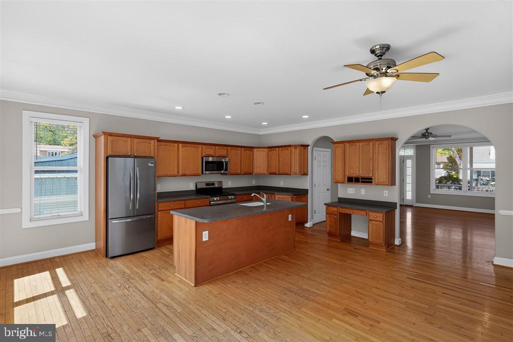 WOODLAND BEACH - Residential