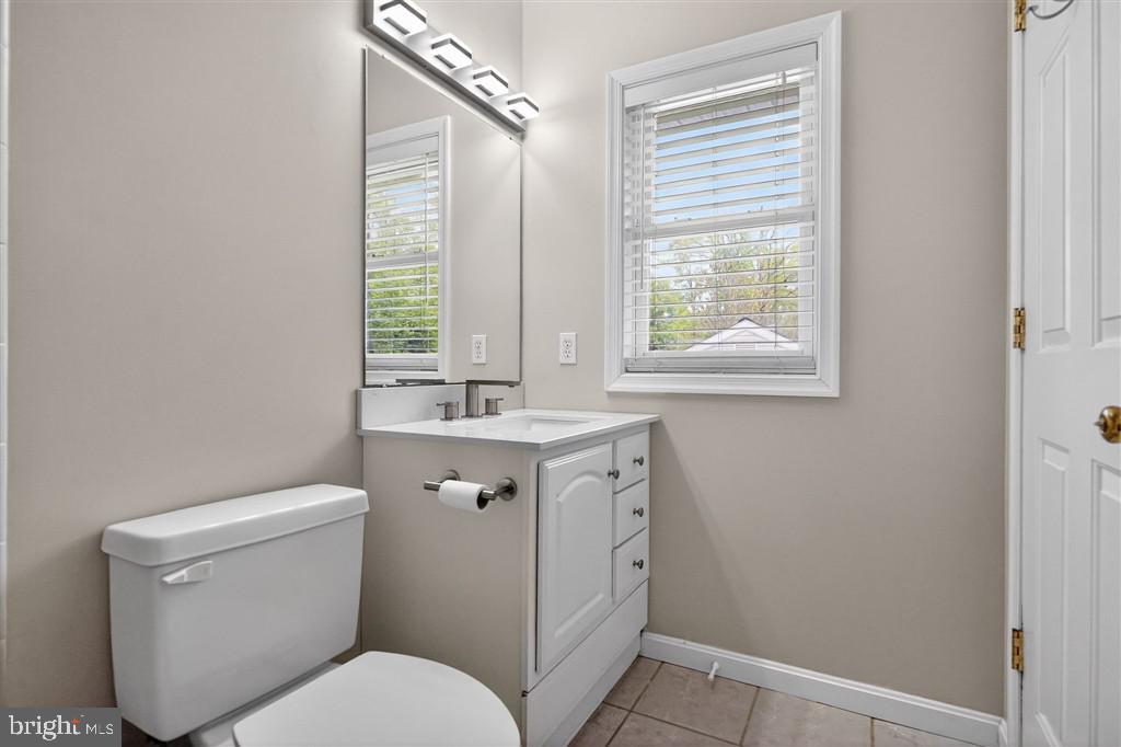 WOODLAND BEACH - Residential