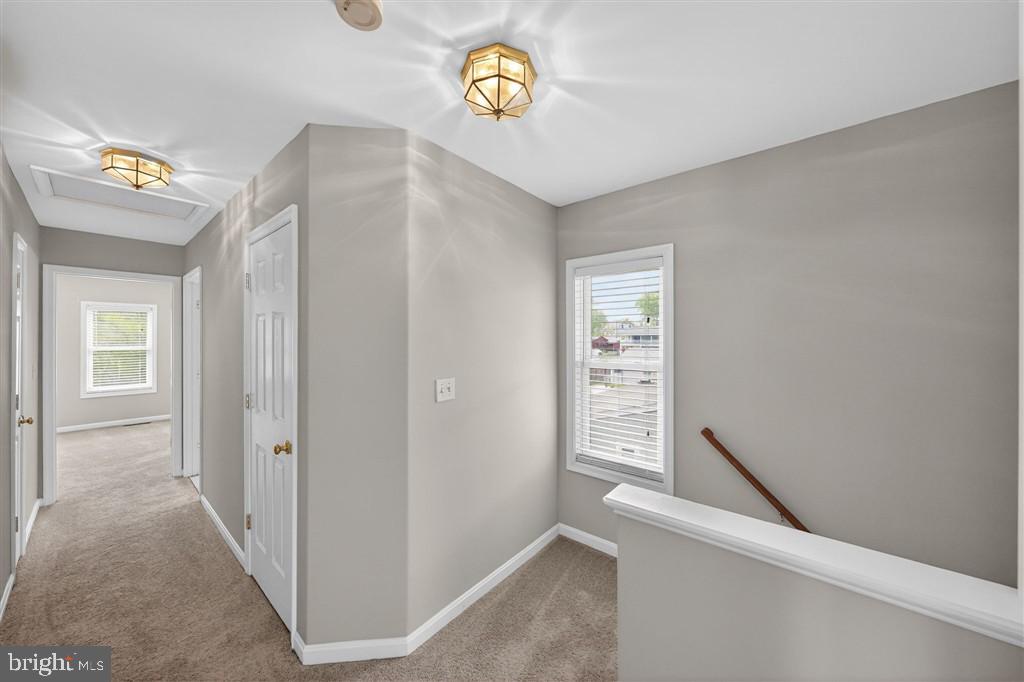 WOODLAND BEACH - Residential