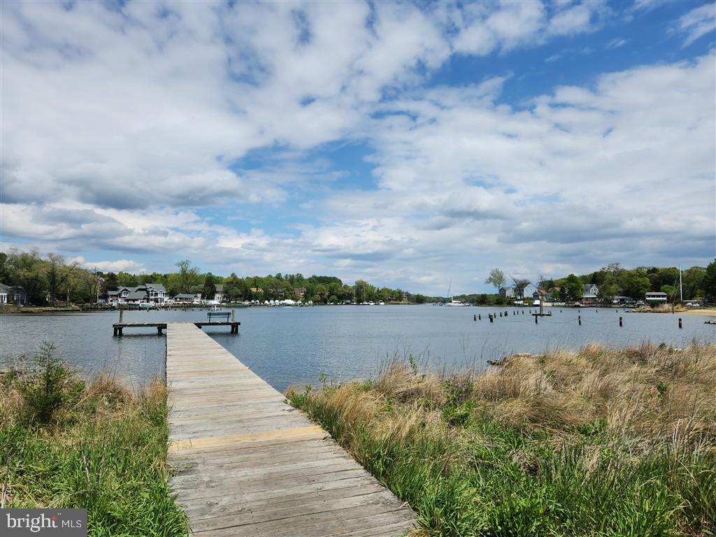 WOODLAND BEACH - Residential