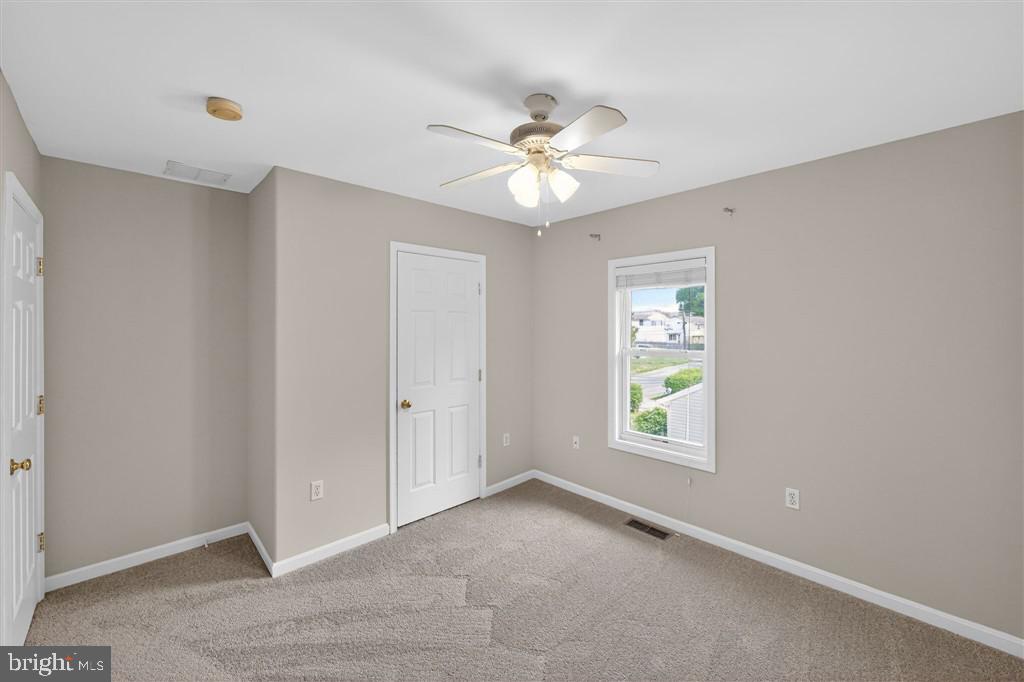 WOODLAND BEACH - Residential