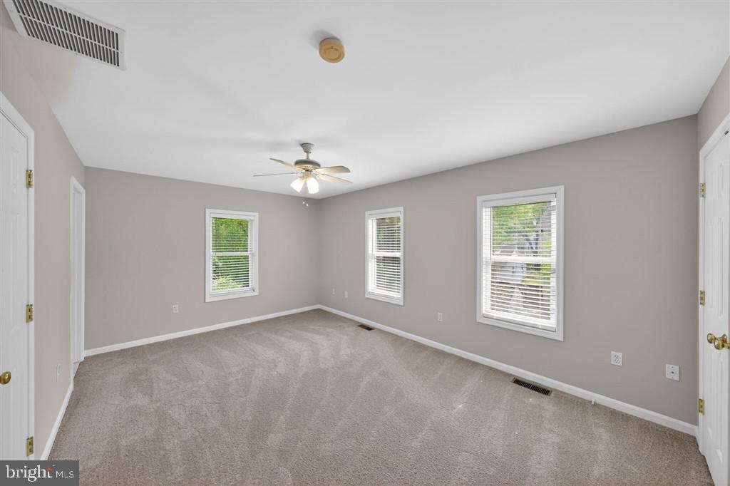 WOODLAND BEACH - Residential