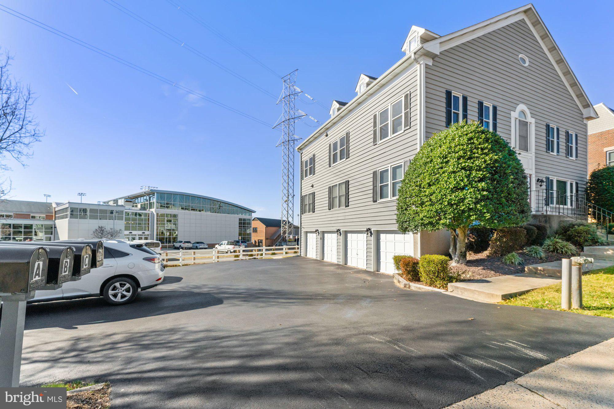 AYR HILL STATION - Residential