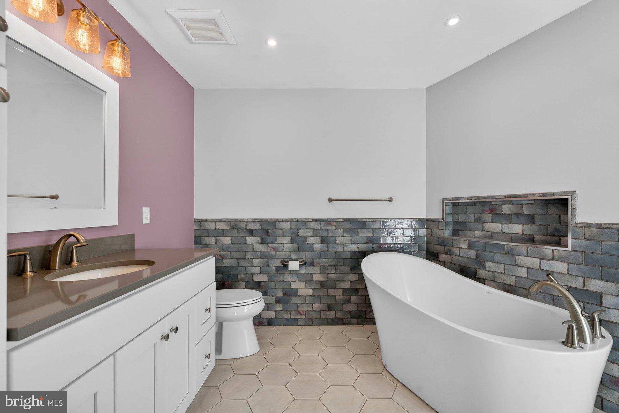 AYR HILL STATION - Residential