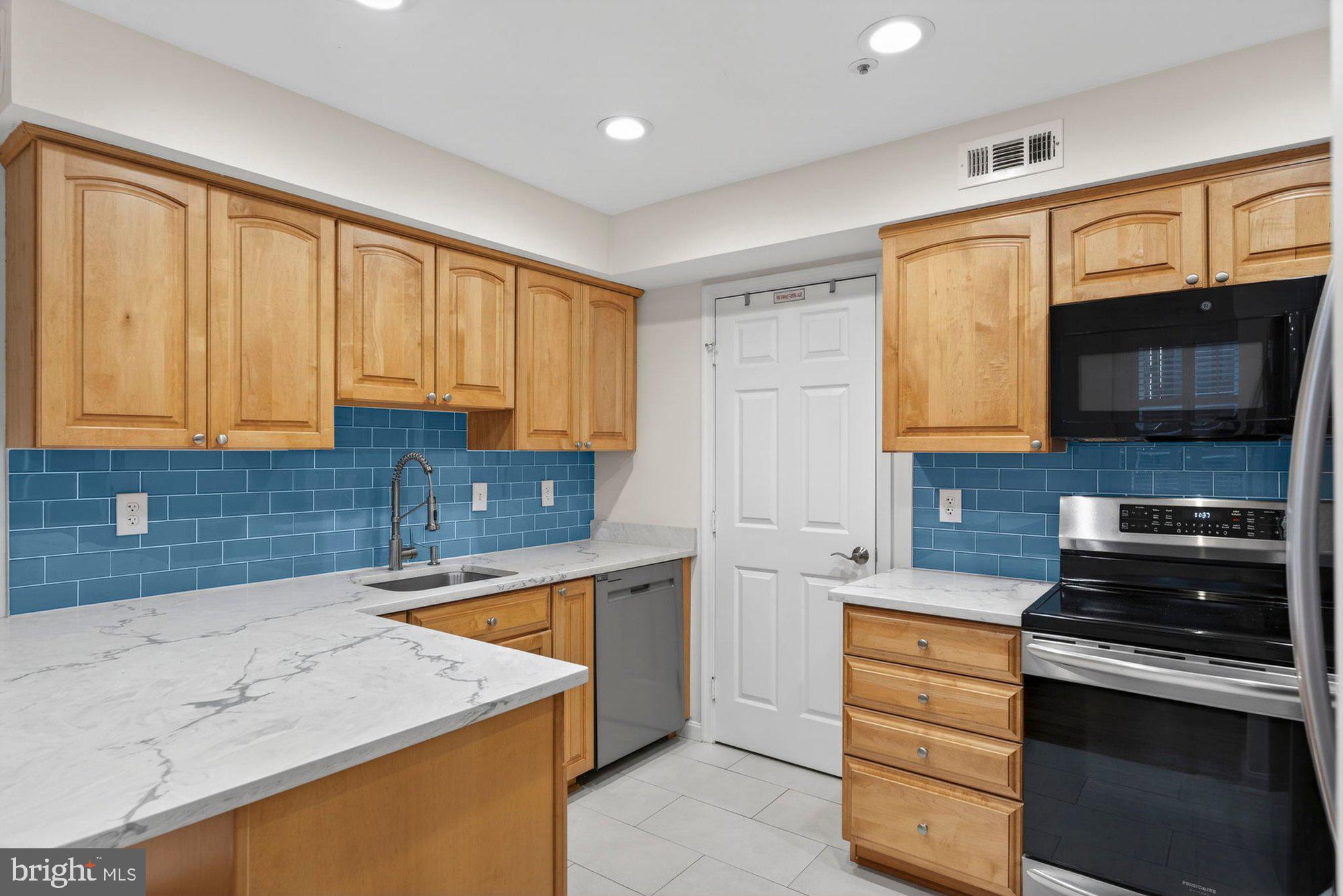 AYR HILL STATION - Residential