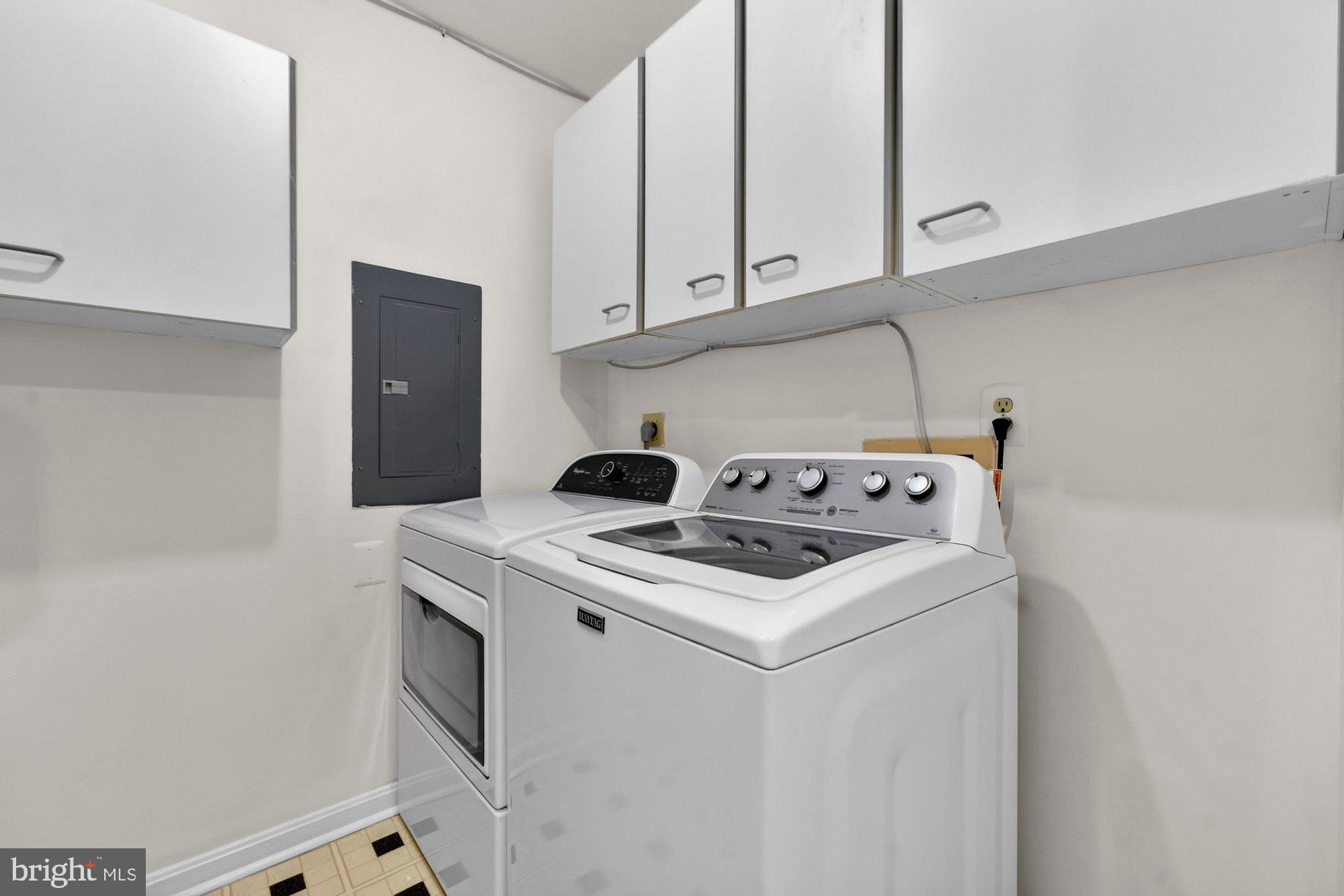 AYR HILL STATION - Residential