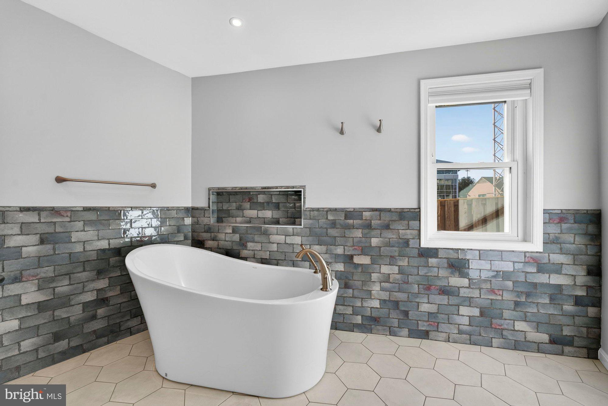 AYR HILL STATION - Residential