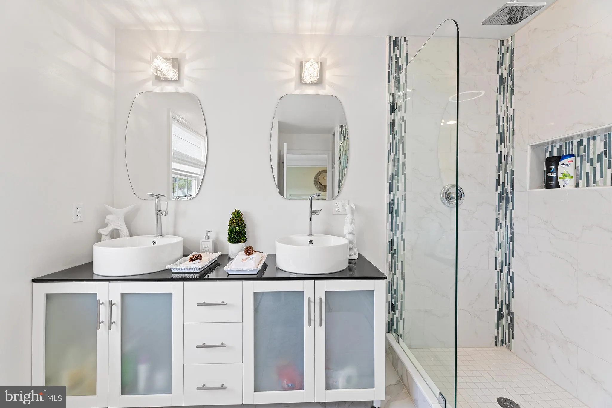 Berlin, Maryland 21811, United States, 4 Bedrooms Bedrooms, ,4 BathroomsBathrooms,Residential,Contingent,26357