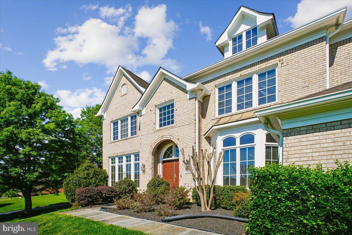 11040 HEATHLAND DRIVE