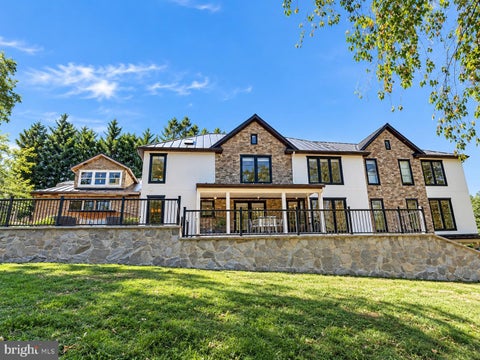 Photo of 6340 Old Dominion Drive, MCLEAN, VA 22101 (MLS # VAFX2341652)