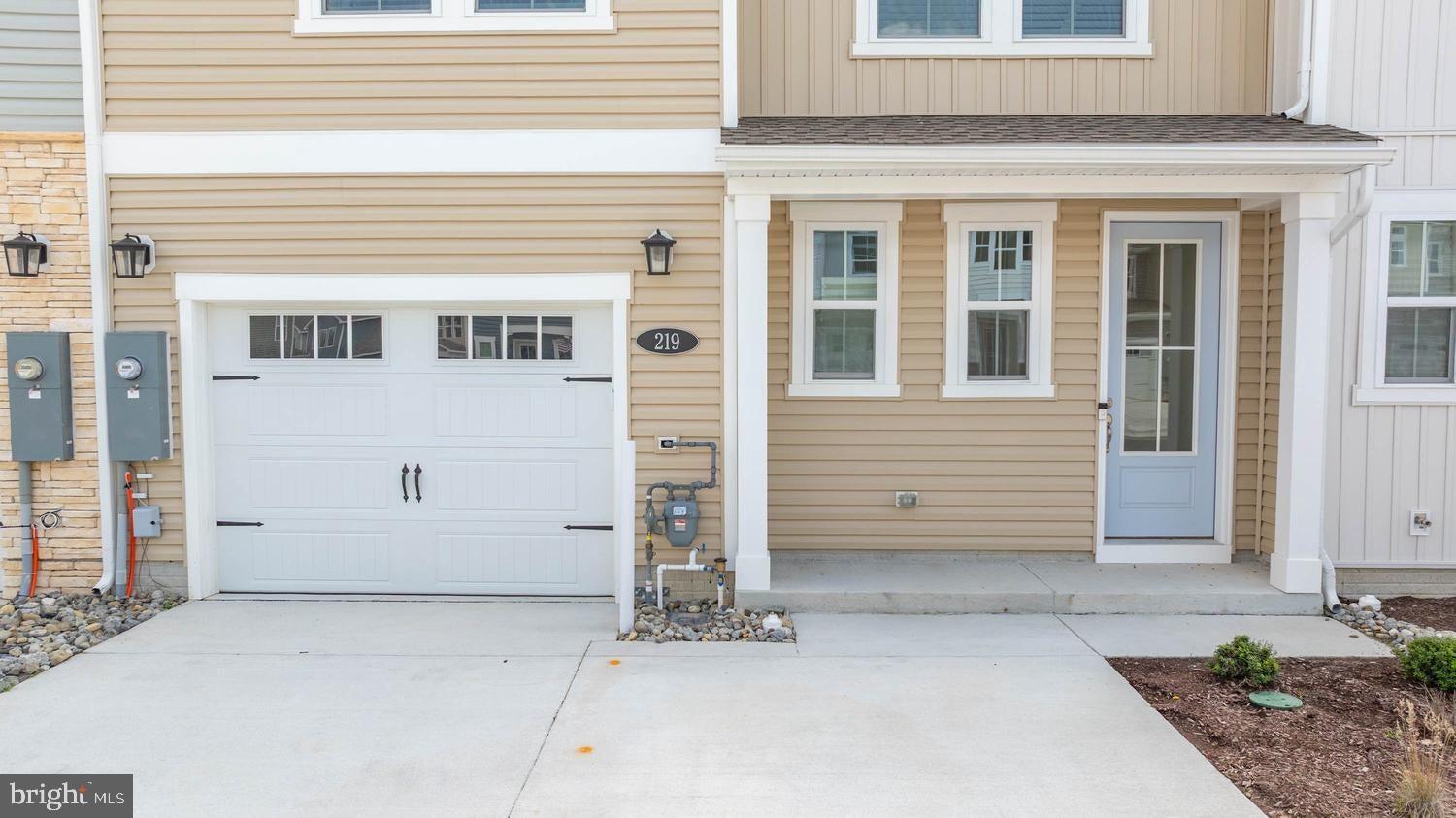 219 LACKAWANNA LANE
