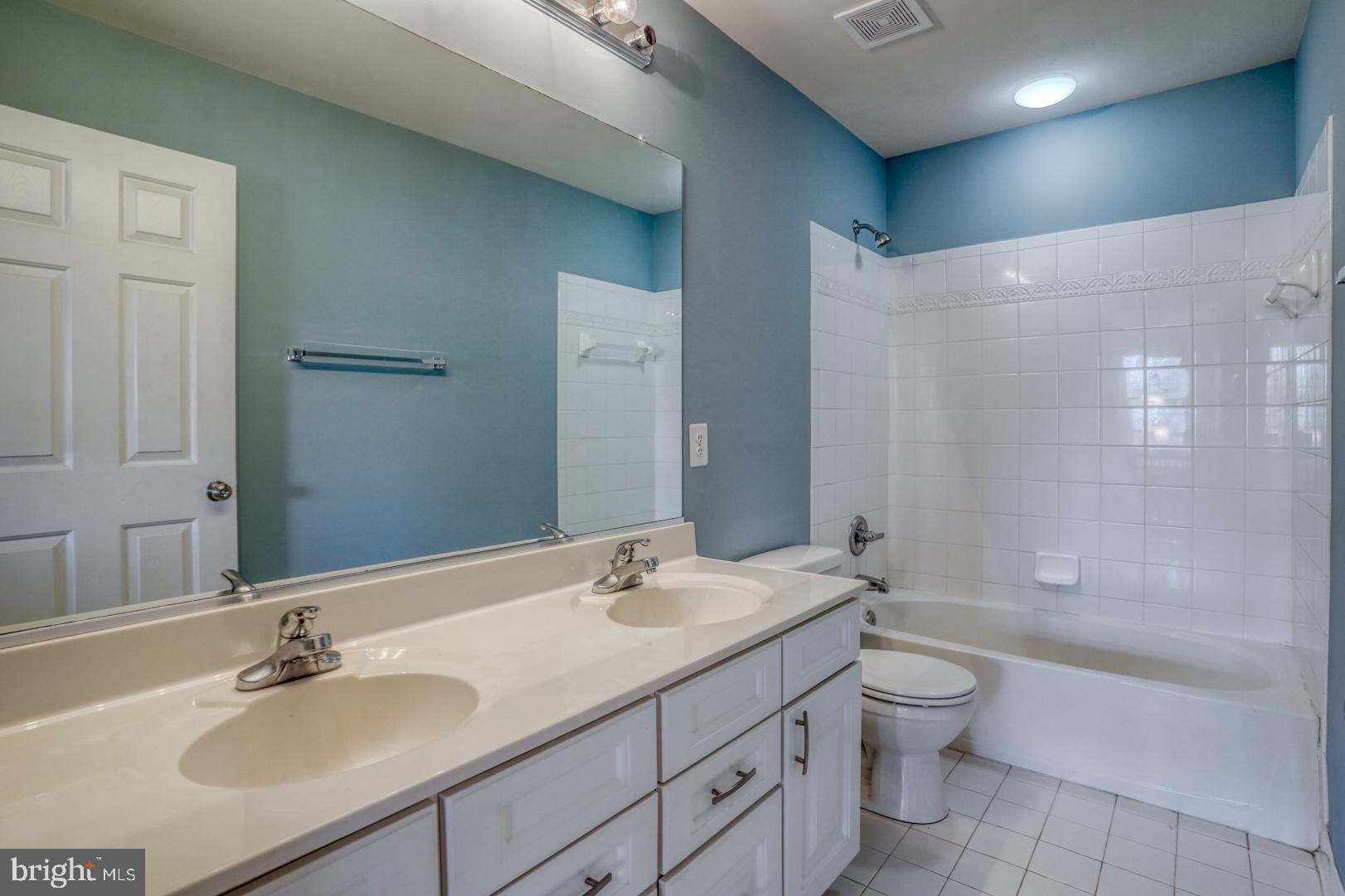 NORTH BROOK - Residential