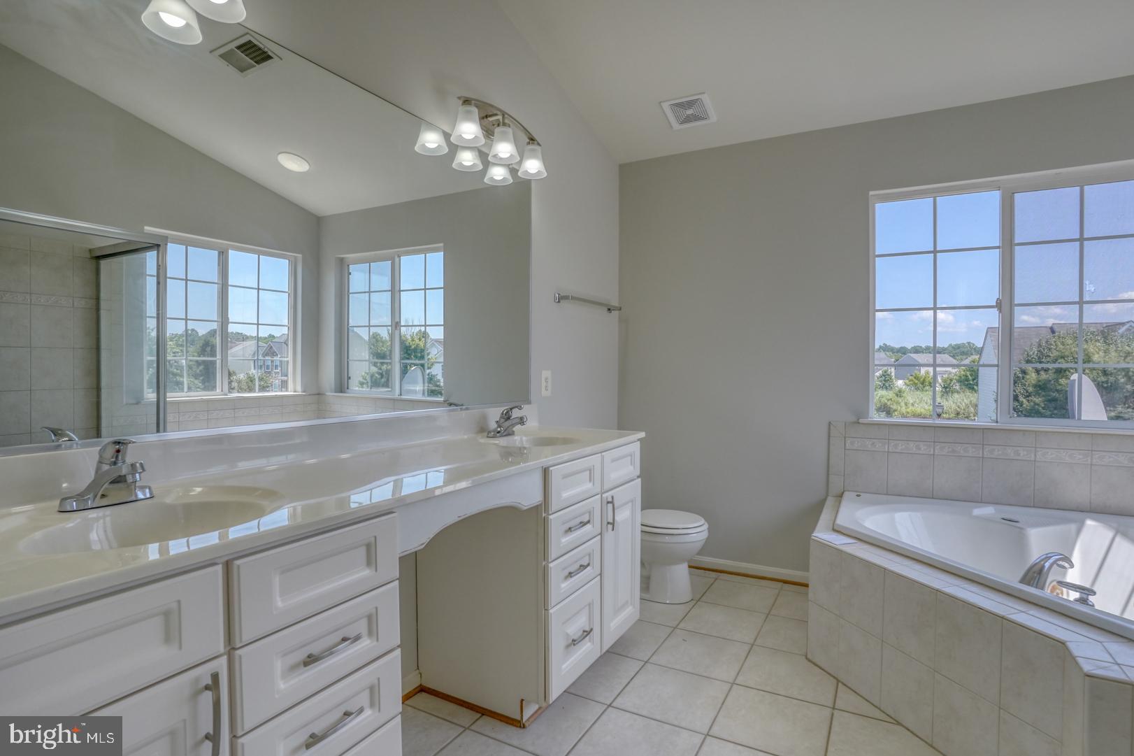 NORTH BROOK - Residential