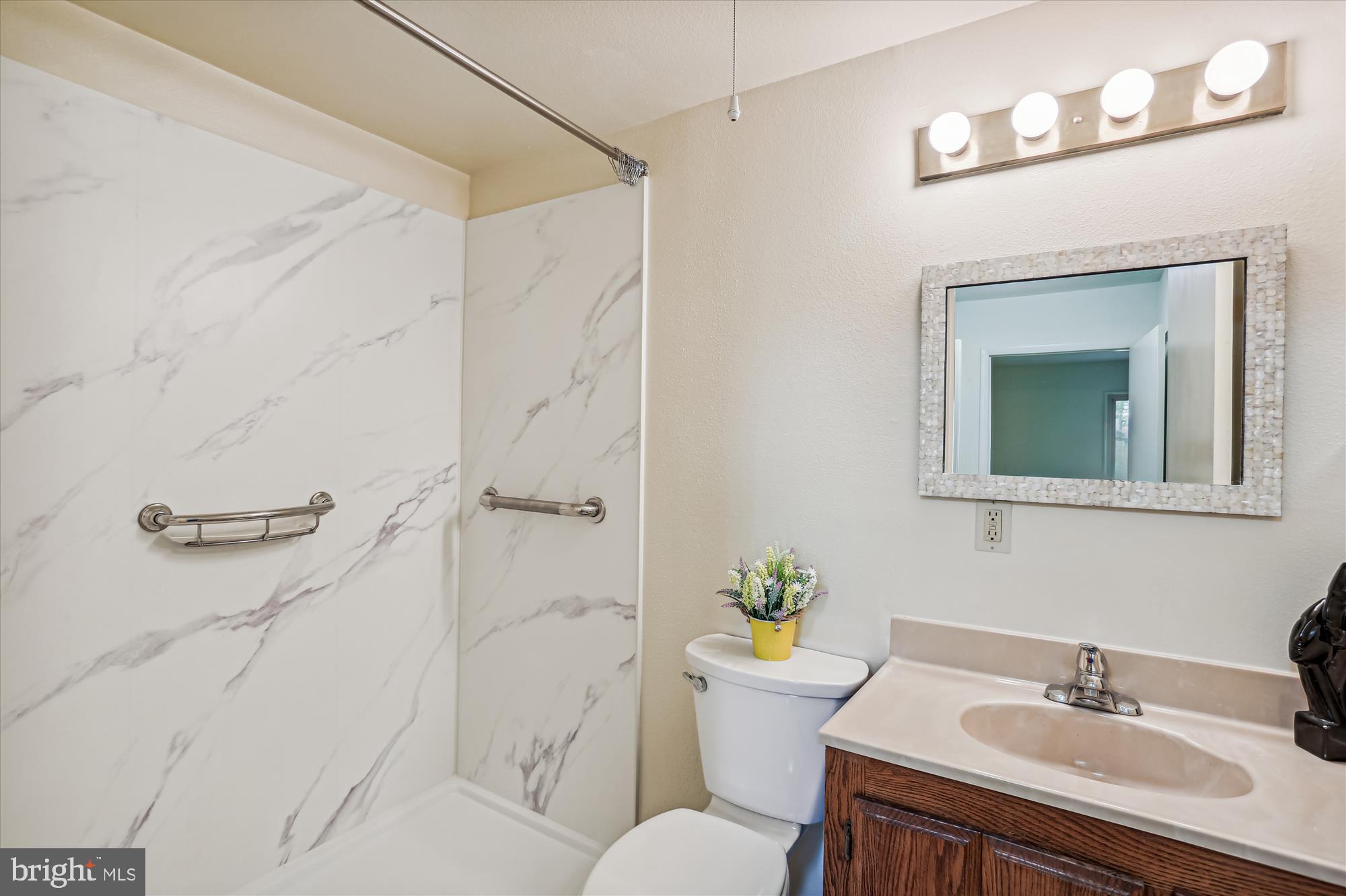 LEISURE WORLD - Residential