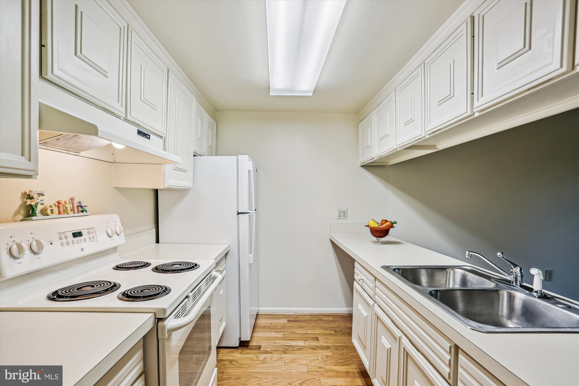 LEISURE WORLD - Residential