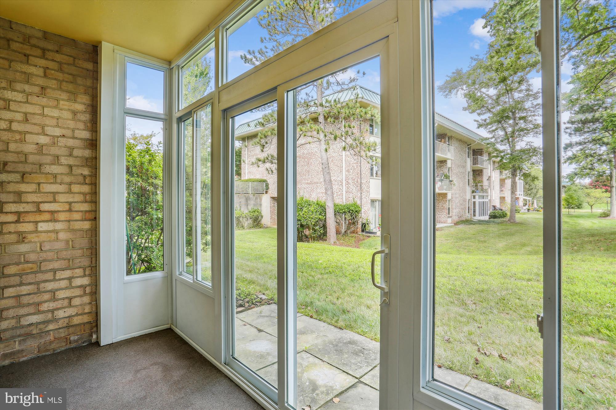 LEISURE WORLD - Residential