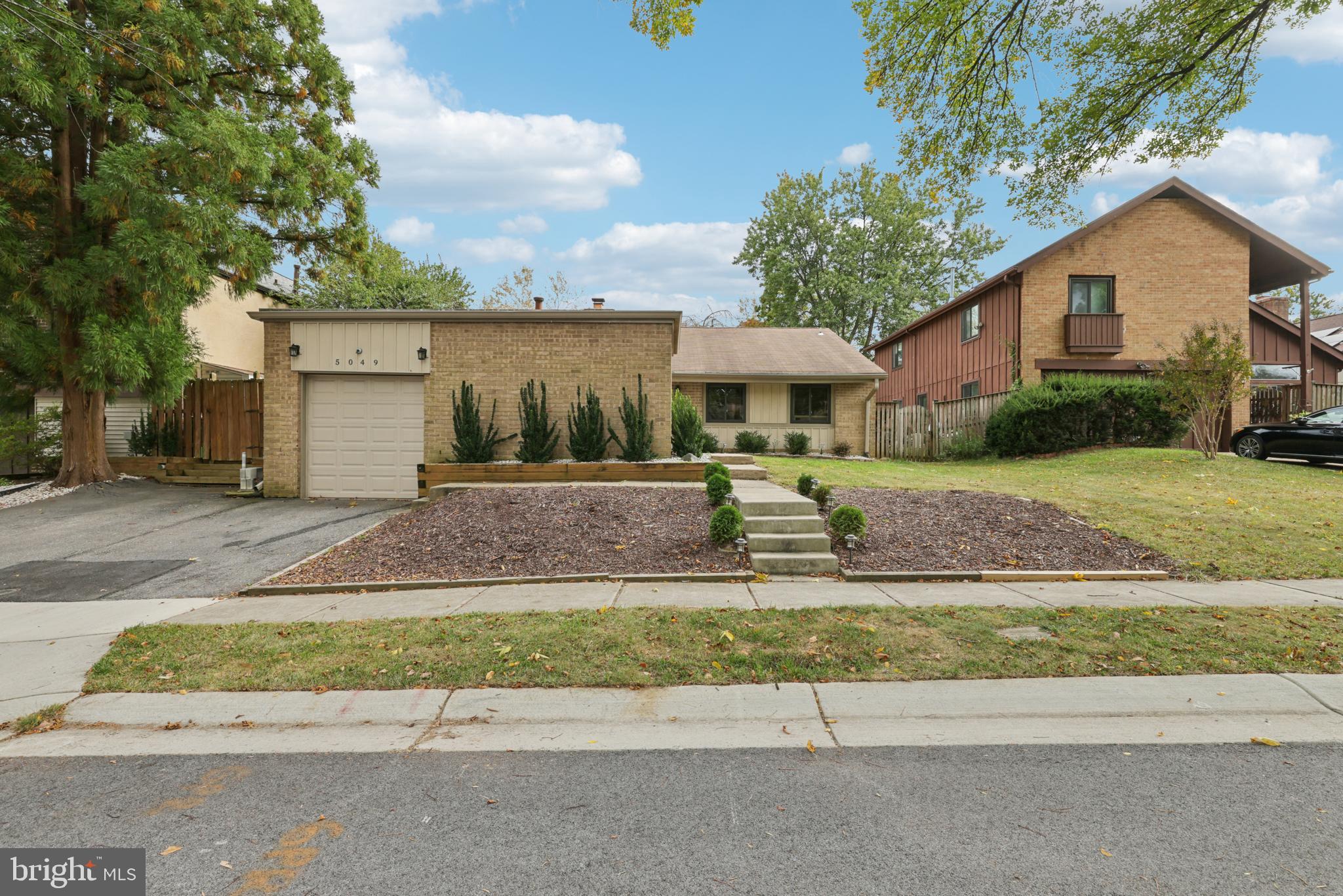 5049 NETHERSTONE COURT