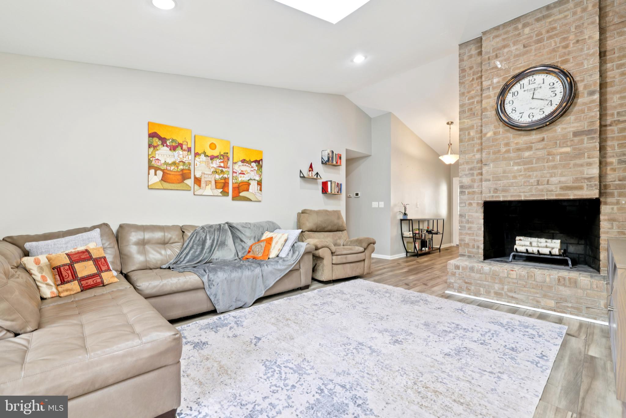 OAKLAND MILLS - Residential