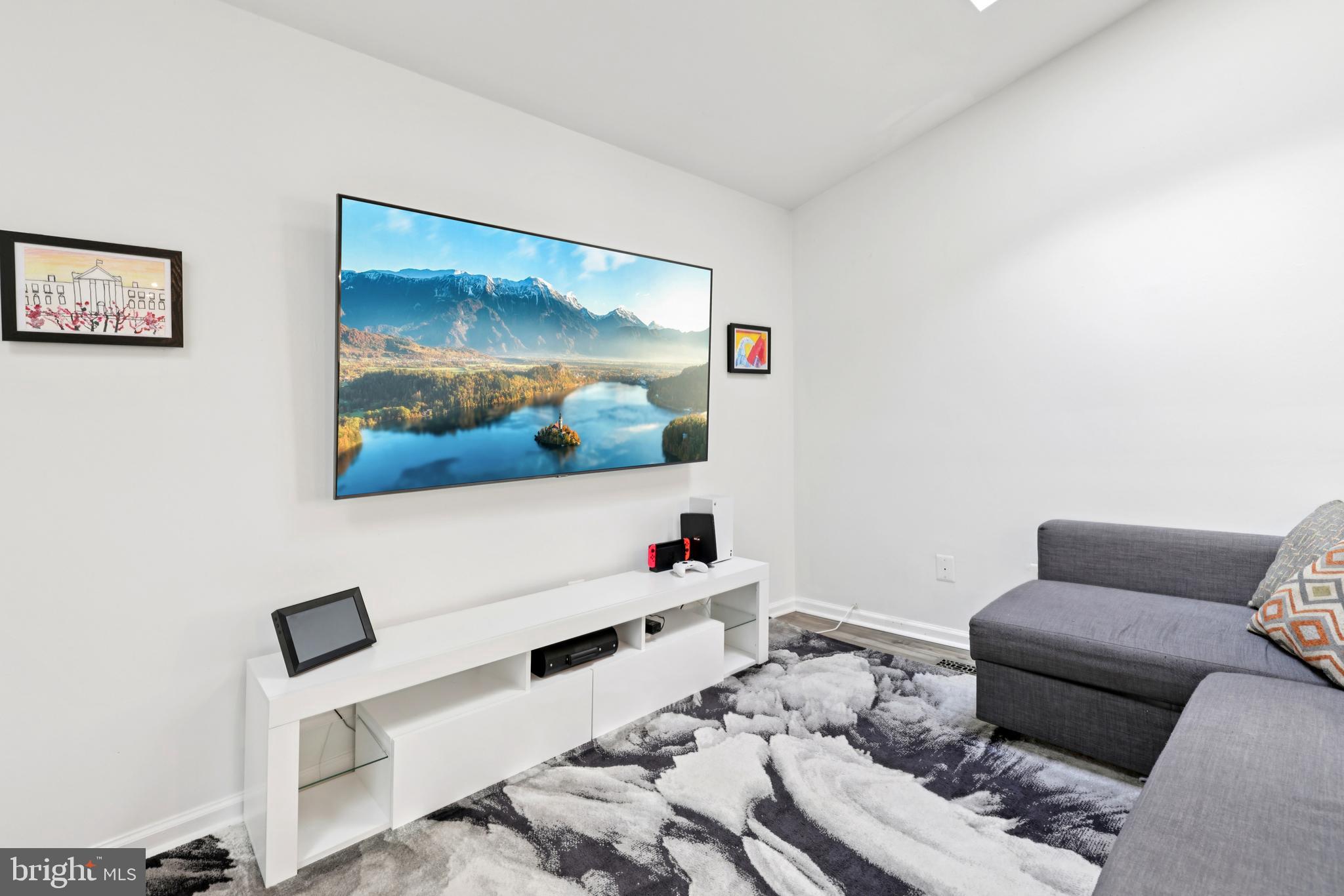 OAKLAND MILLS - Residential