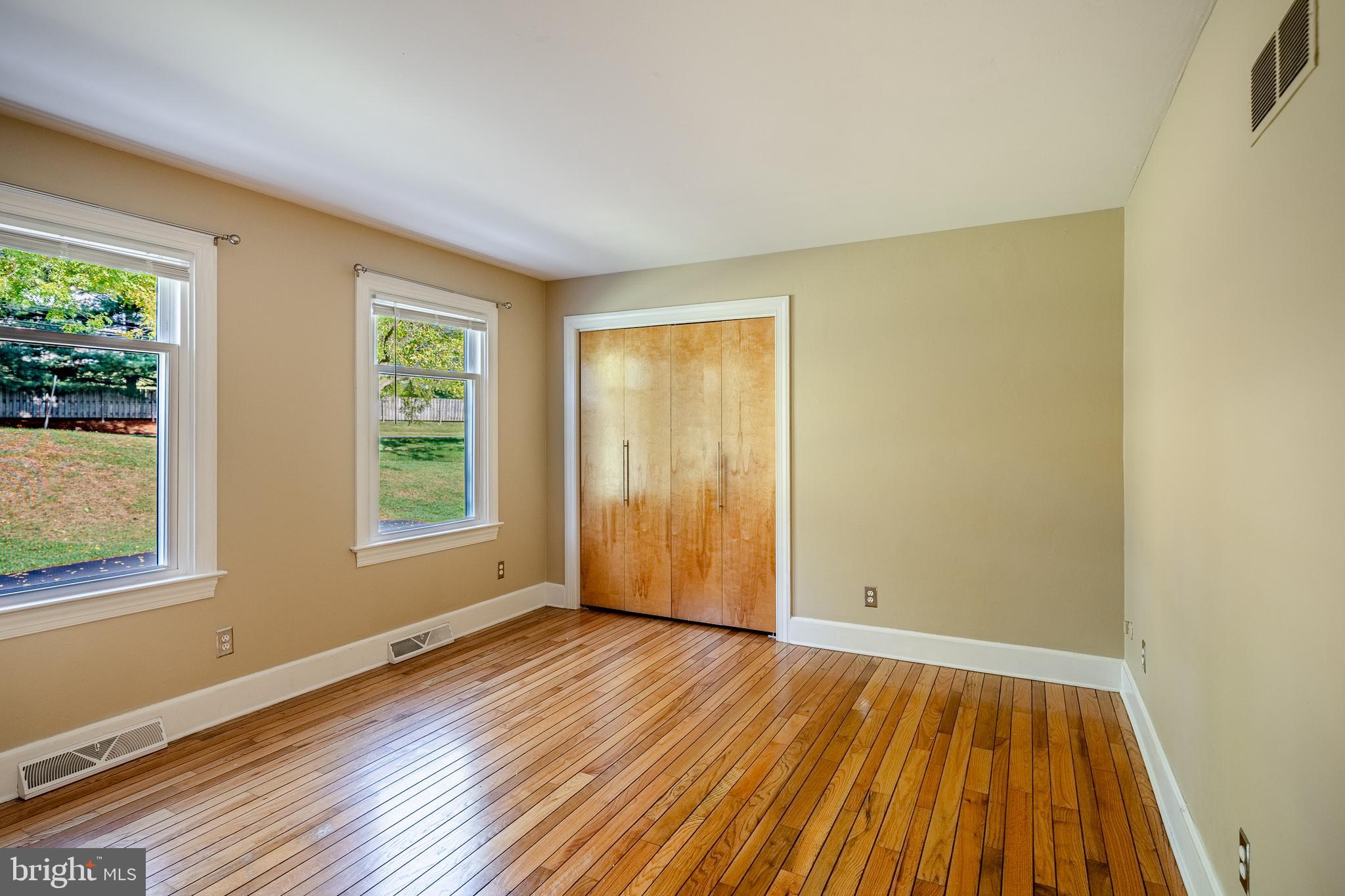 RADLEY RUN MEWS - Residential Lease