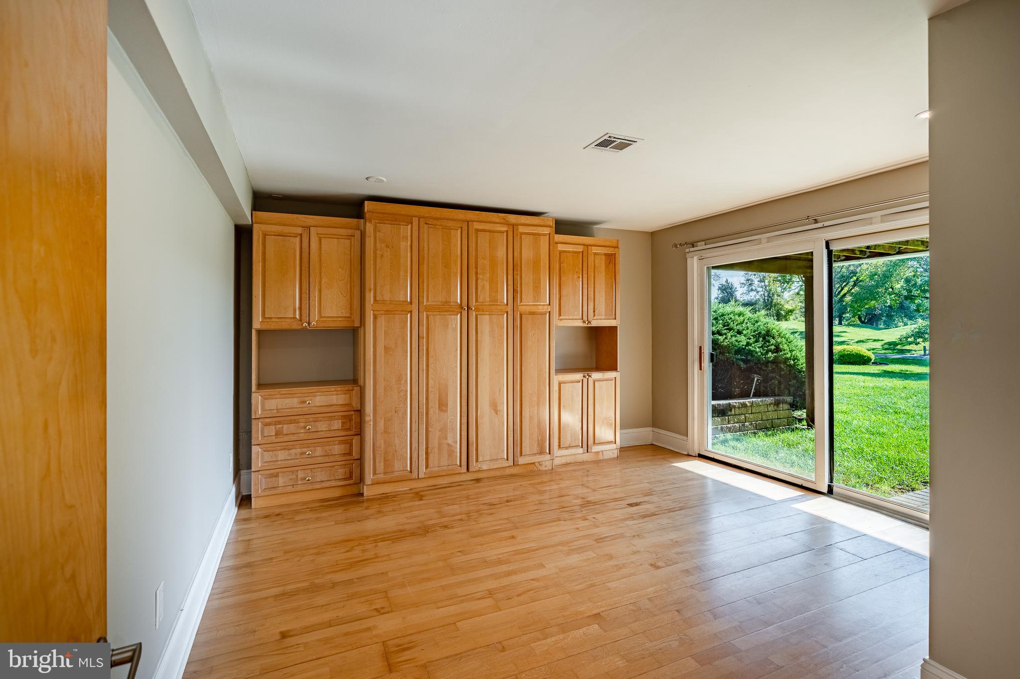 RADLEY RUN MEWS - Residential Lease