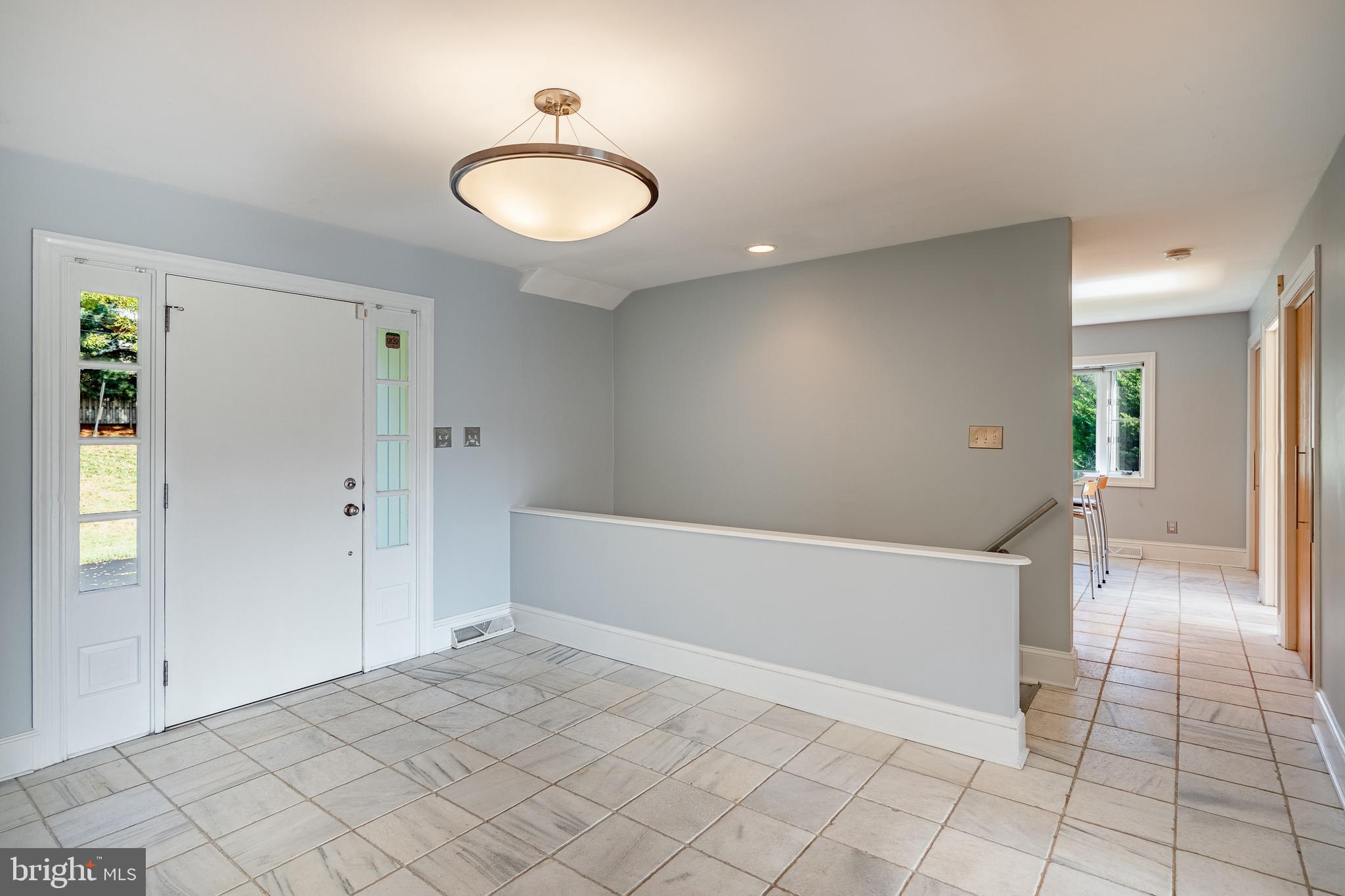 RADLEY RUN MEWS - Residential Lease