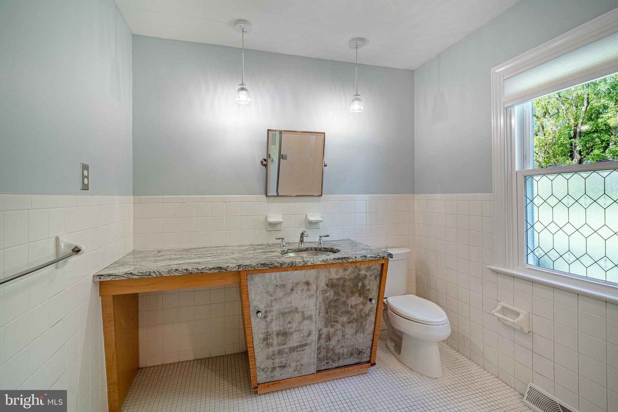 RADLEY RUN MEWS - Residential Lease