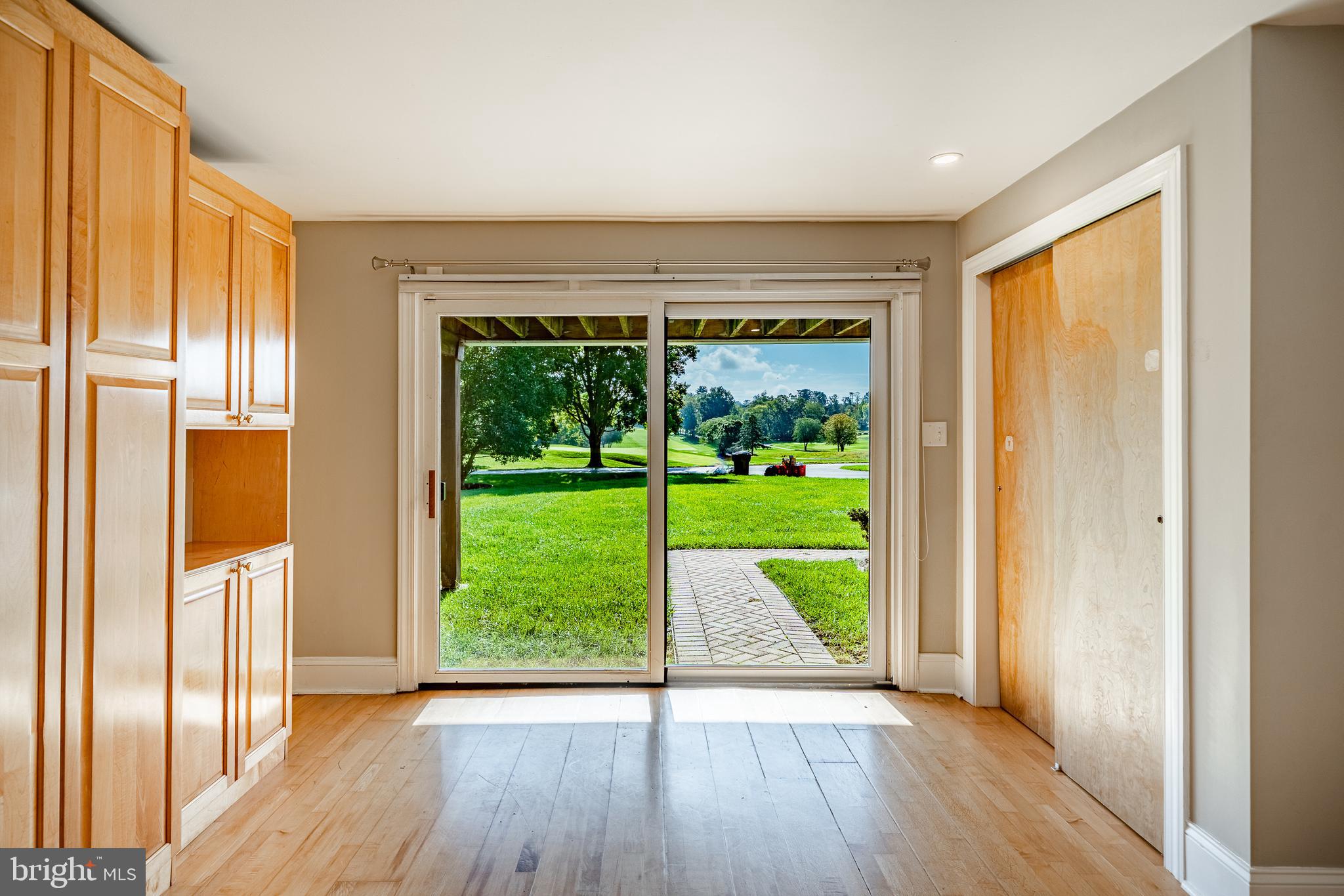 RADLEY RUN MEWS - Residential Lease