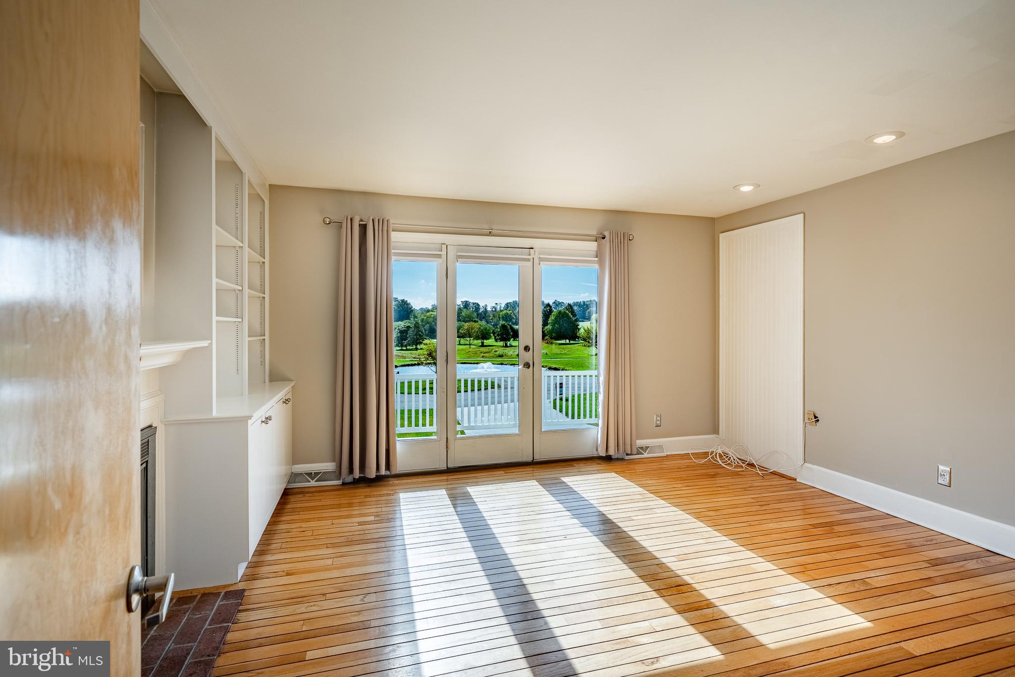 RADLEY RUN MEWS - Residential Lease