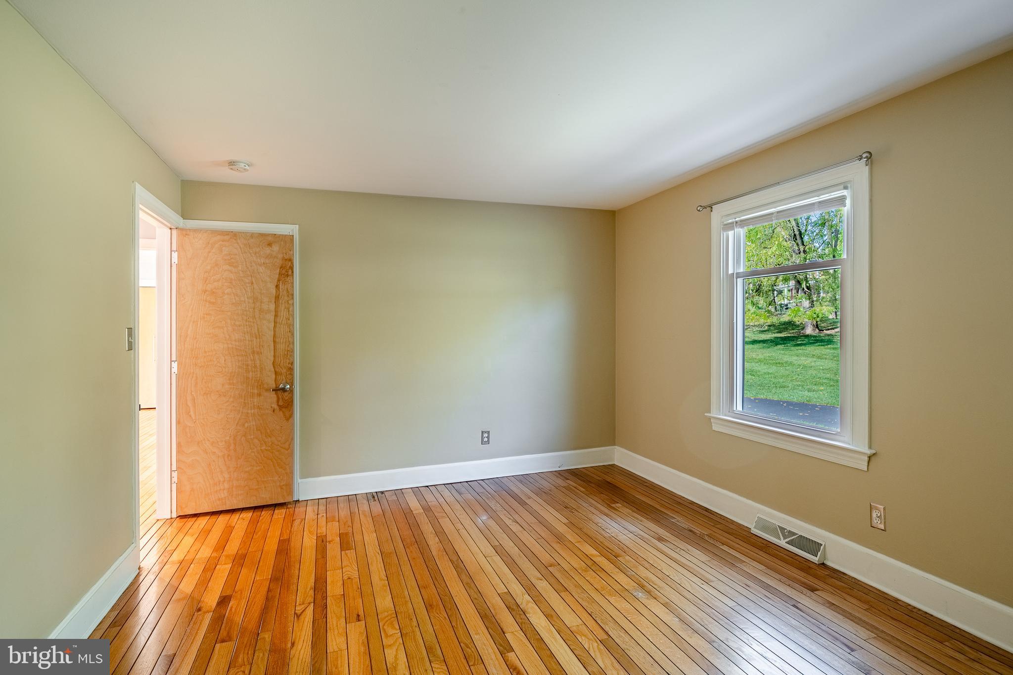 RADLEY RUN MEWS - Residential Lease