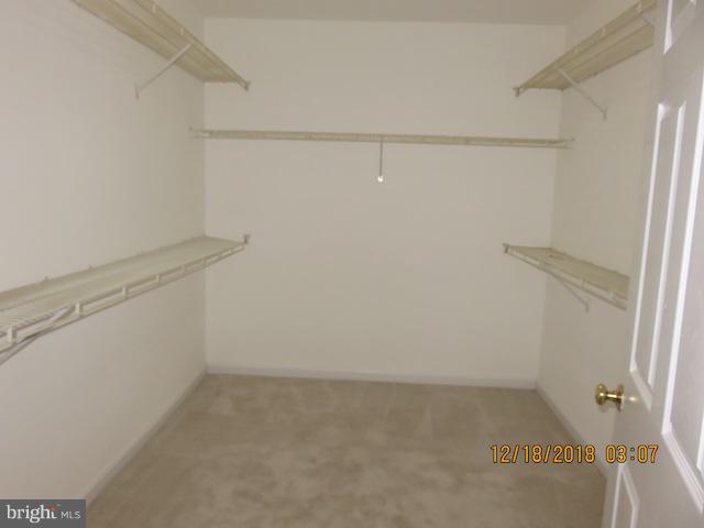 FAIR LAKES - Residential