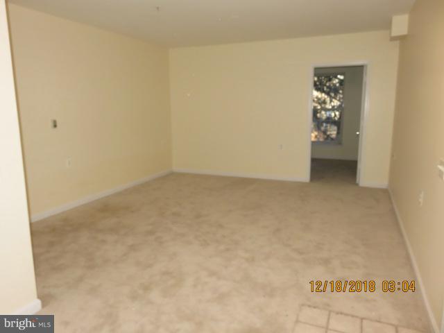 FAIR LAKES - Residential