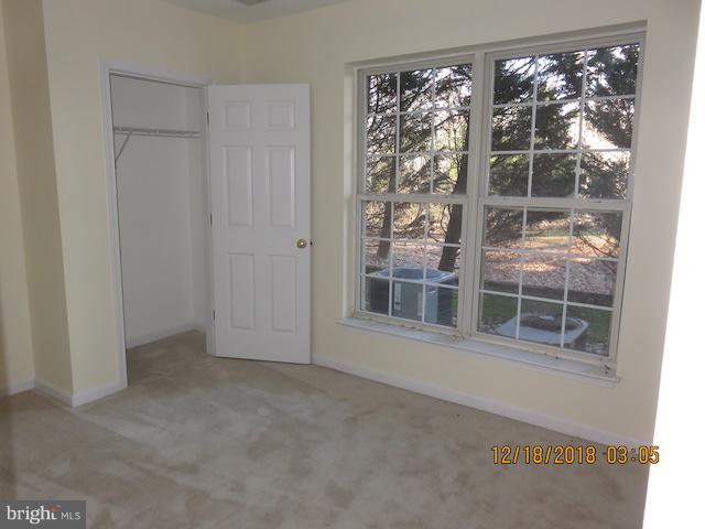 FAIR LAKES - Residential