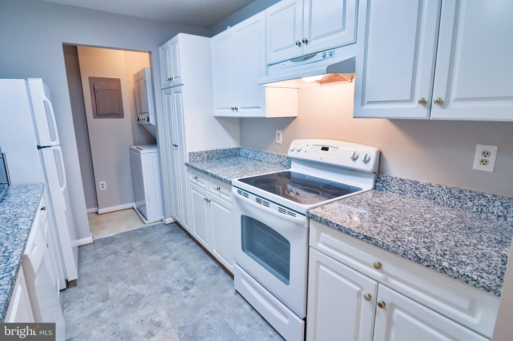 CHURCHILL VIEW - Residential Lease