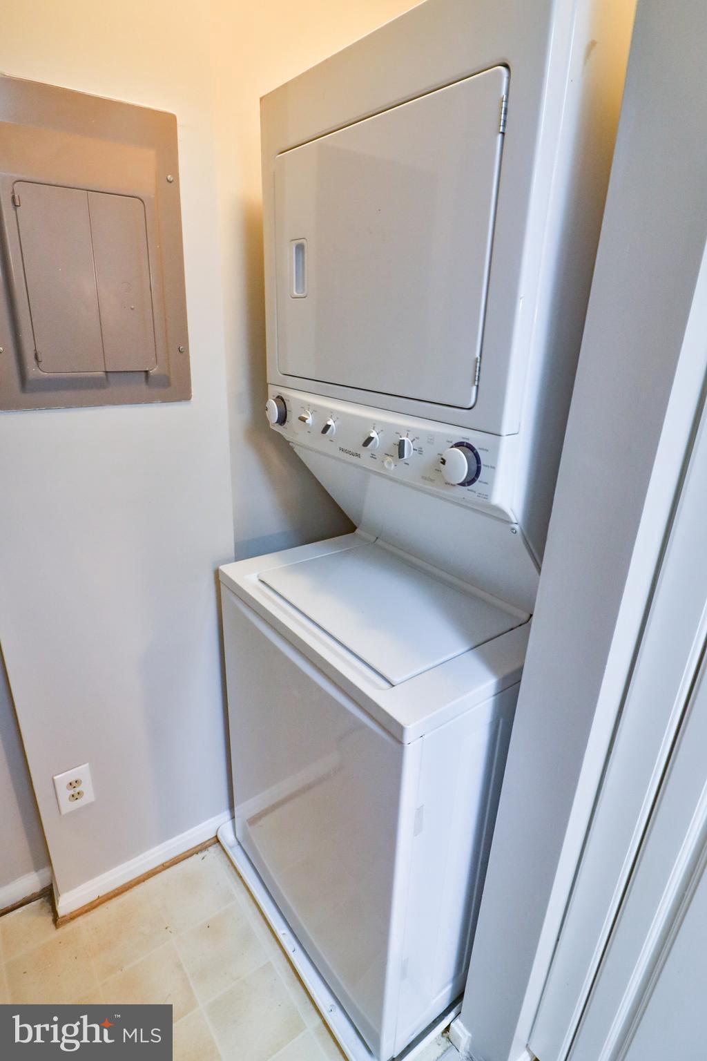 CHURCHILL VIEW - Residential Lease